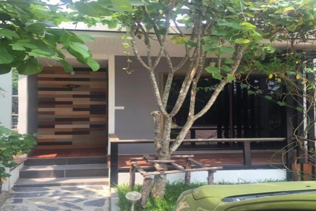 Oyo 271 The Resort Romklao Banguecoque Exterior foto