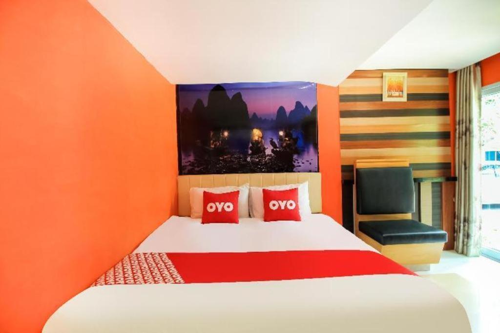 Oyo 271 The Resort Romklao Banguecoque Exterior foto